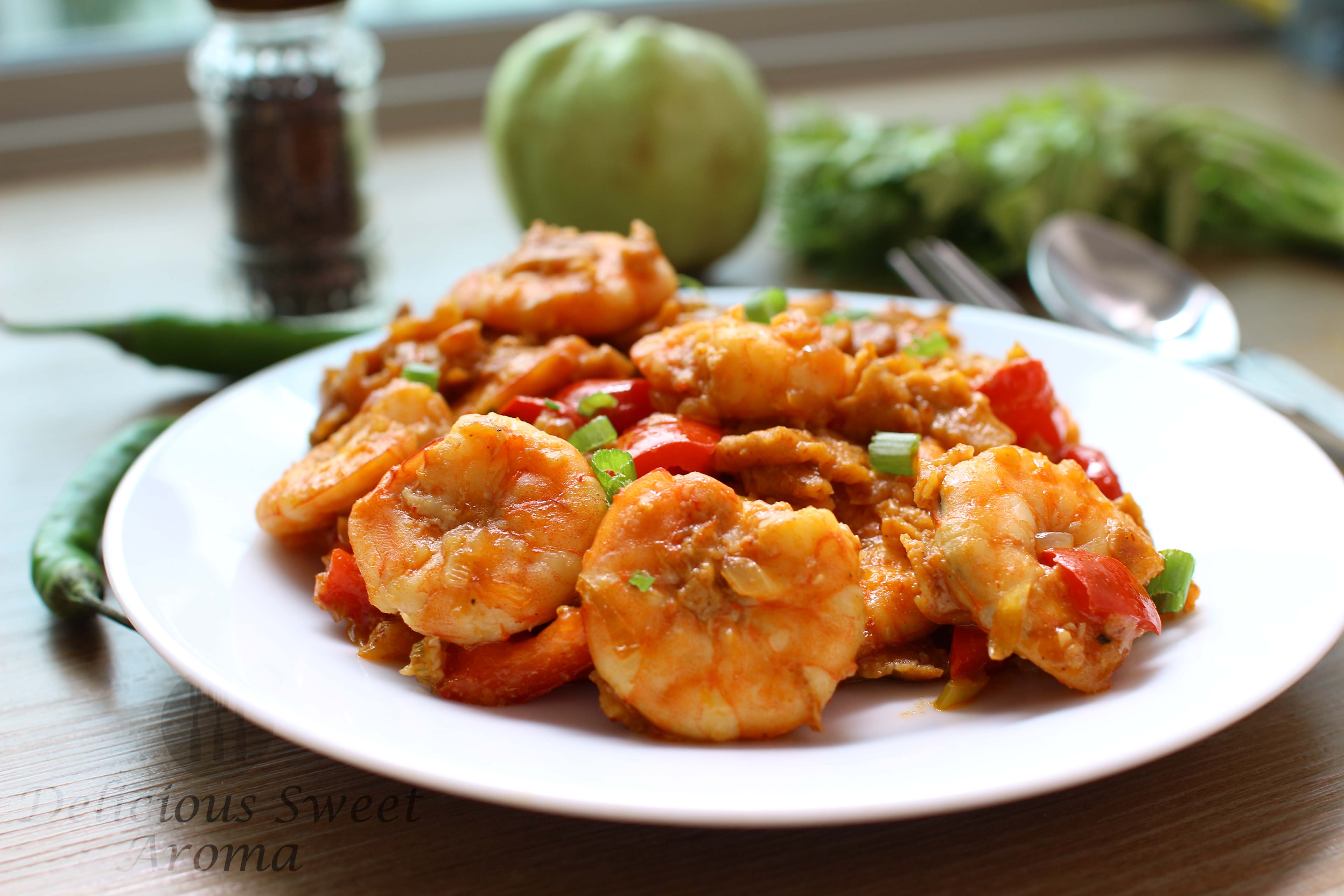 Sweet Chilli Prawn Recipe | Chinese stir-fry | by Delicious Sweet aroma